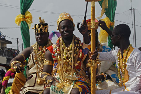 Défilé des jeunes de l'ethnie abouré au Popo Carnaval